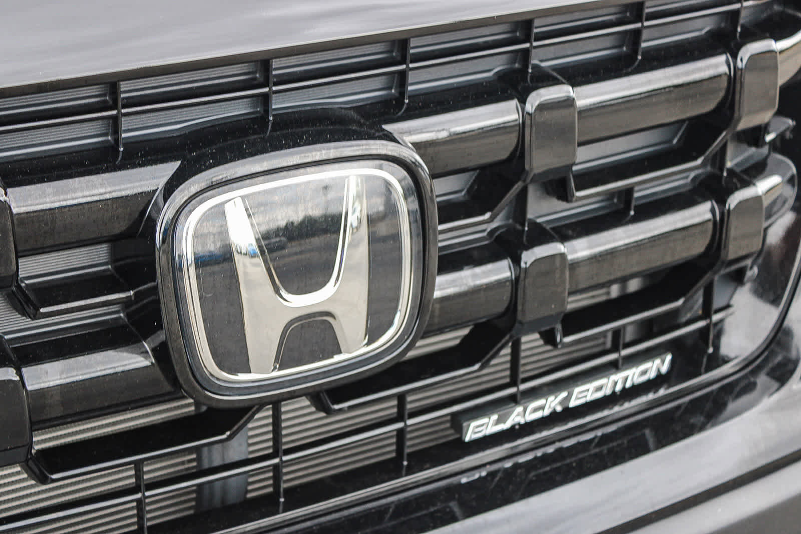 Certified 2025 Honda Ridgeline Black Edition image 5