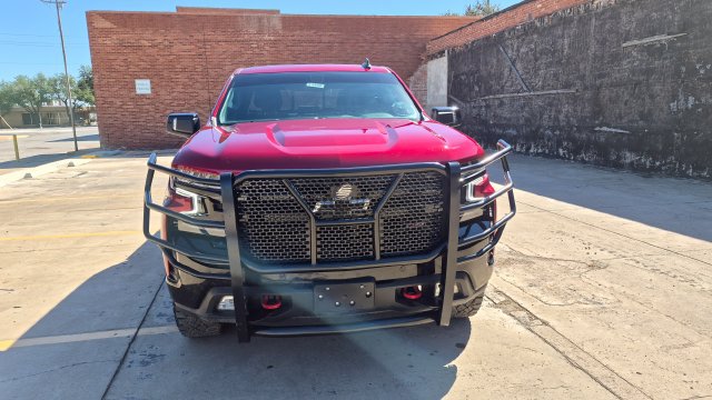 Used 2021 Chevrolet Silverado 1500 LT Trail Boss w/ Convenience Package II AWD/4WD image 2