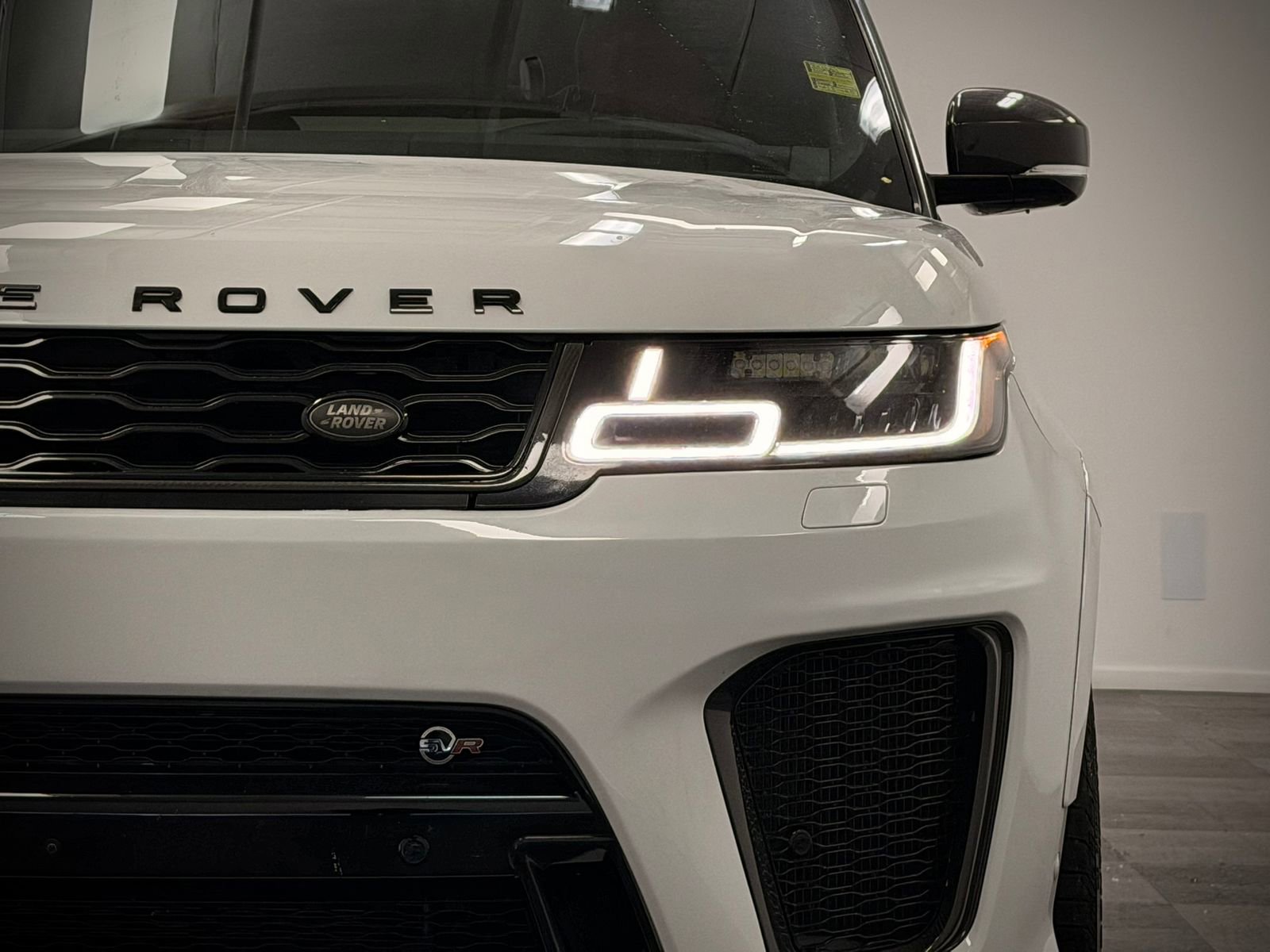 Used 2022 Land Rover Range Rover Sport SVR image 4