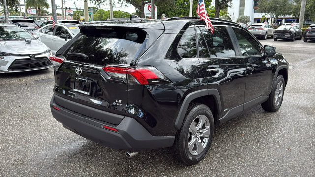 Used 2025 Toyota RAV4 LE AWD/4WD image 10