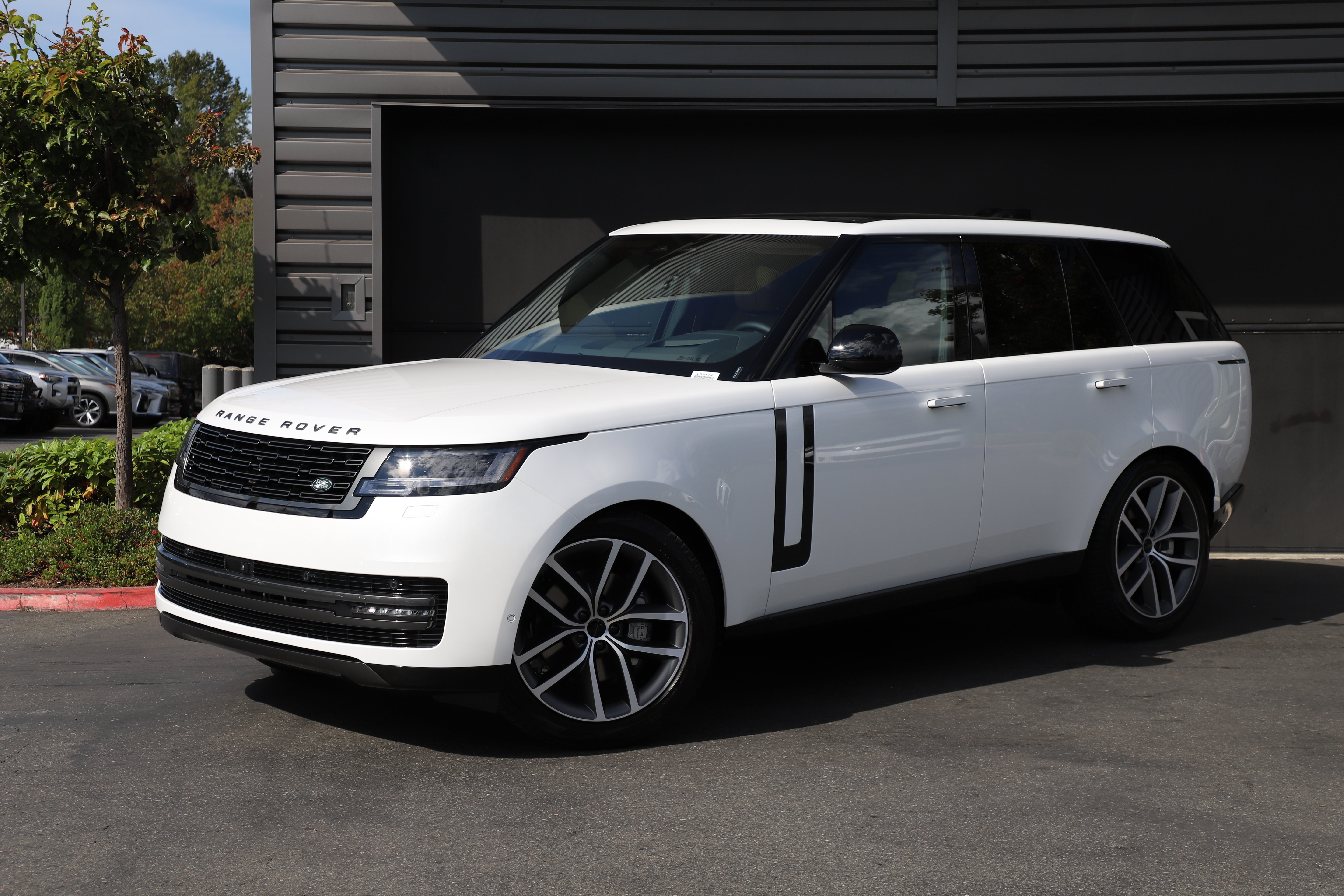 New 2026 Land Rover Range Rover SE