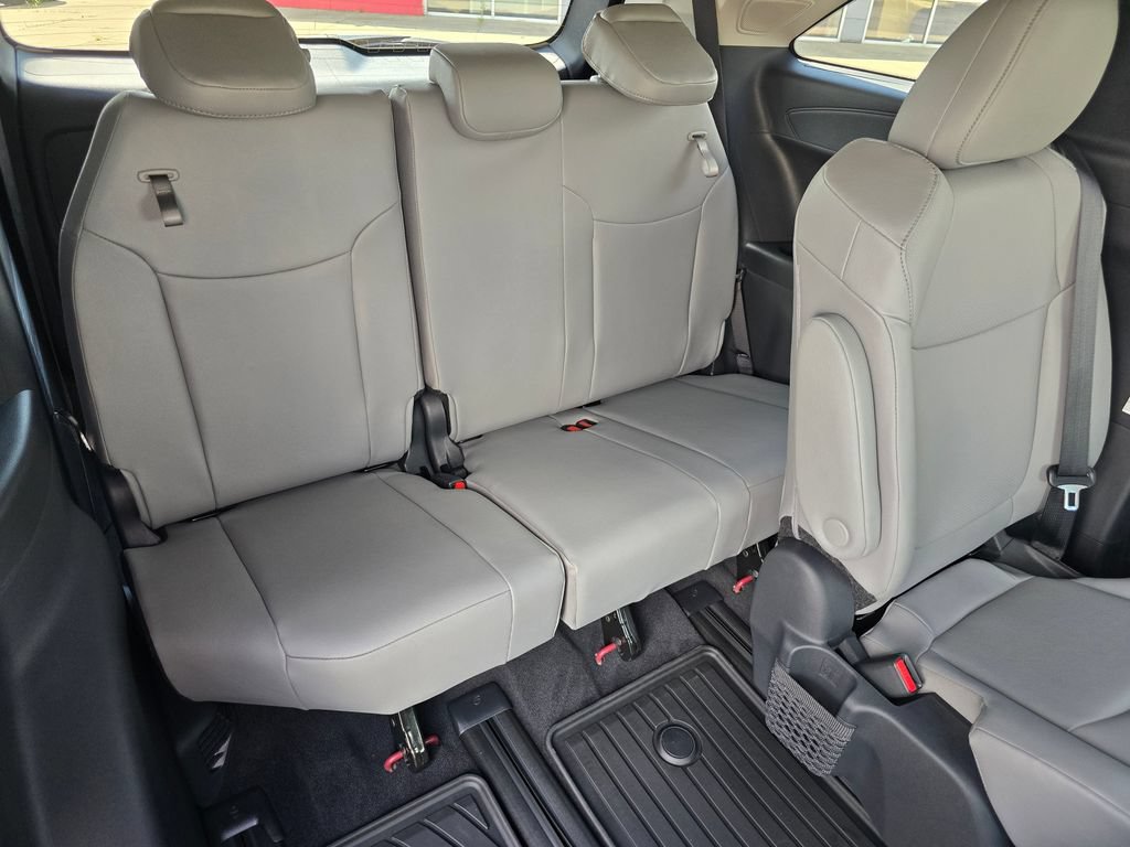New 2026 Toyota Sienna XLE FWD image 21
