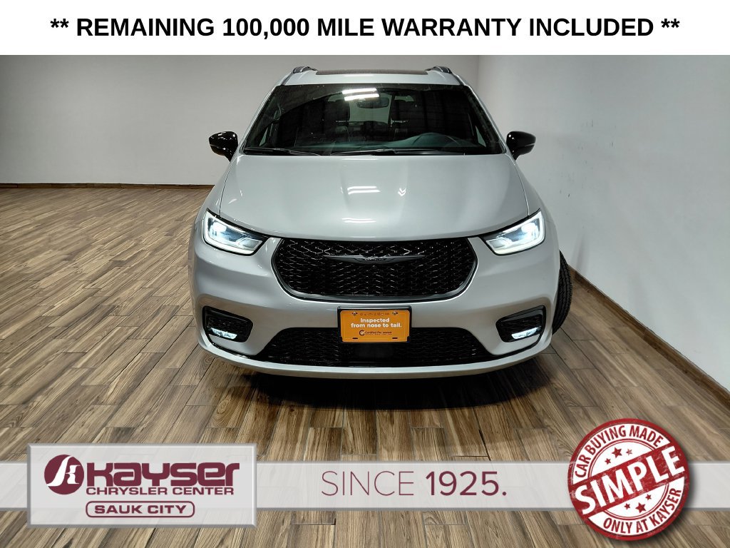 Certified 2026 Chrysler Pacifica Limited w/ S Appearance Package FWD image 3