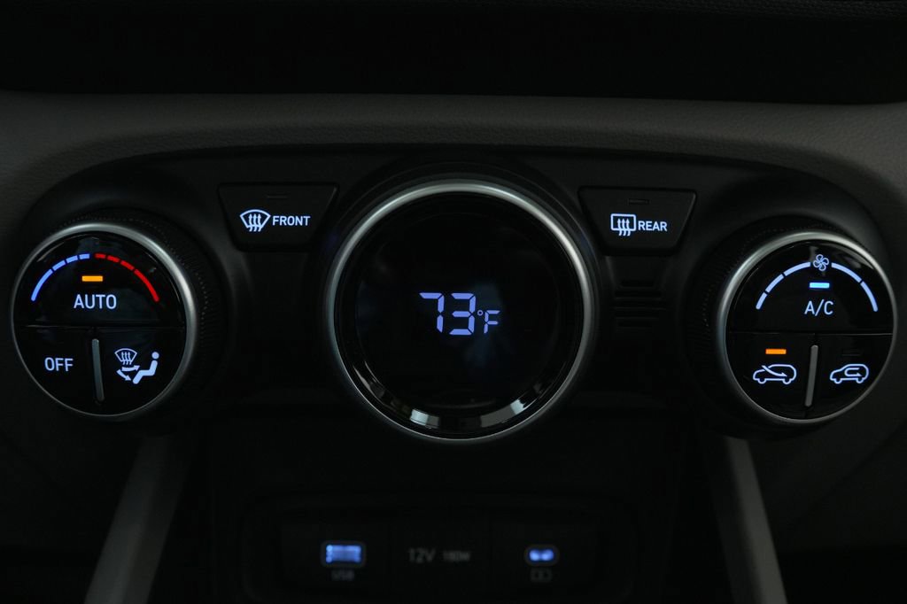 New 2025 Hyundai Venue SEL image 40