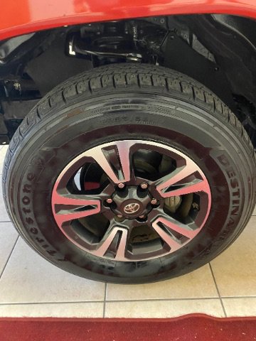 Used 2018 Toyota Tacoma TRD Sport image 27