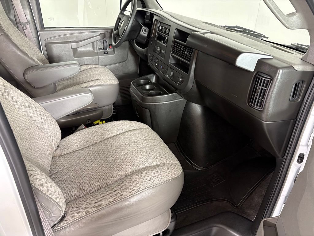 Used 2024 Chevrolet Express 3500 LT w/ LT Preferred Equipment Group RWD image 22