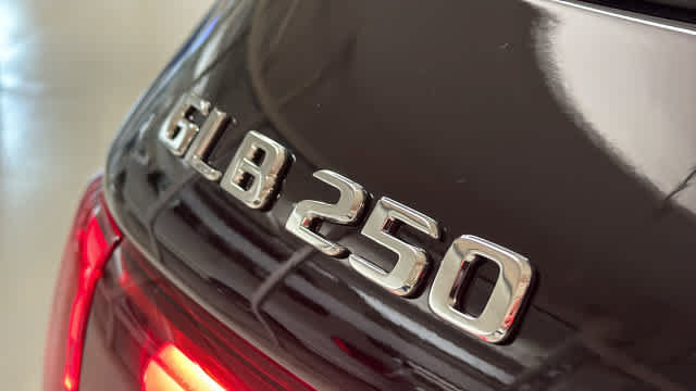Certified 2026 Mercedes-Benz GLB 250 4MATIC image 9