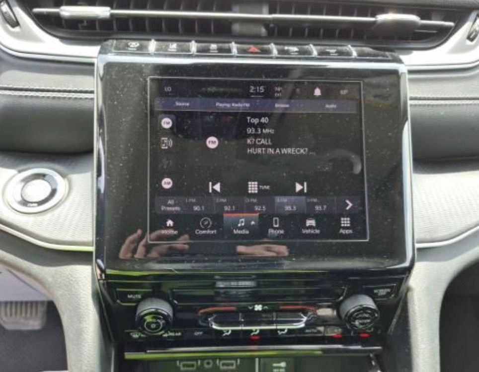 Used 2024 Jeep Grand Cherokee Laredo RWD image 9