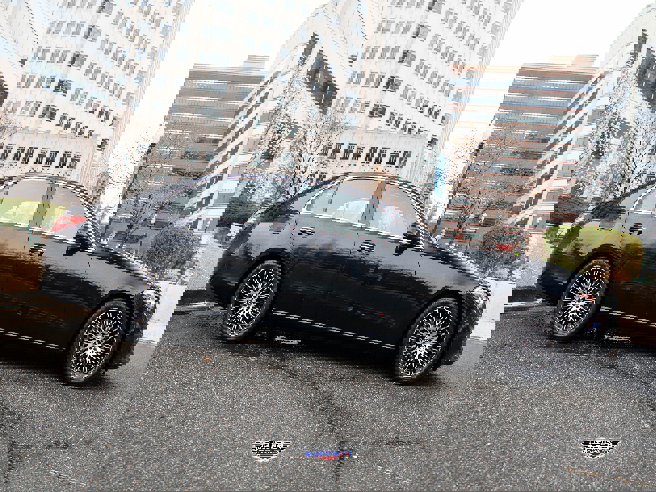 Used 2022 Mercedes-Benz C 300 Sedan w/ Exclusive Trim Package image 8