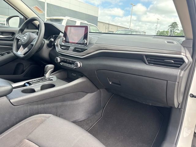 Used 2025 Nissan Altima 2.5 SV image 18