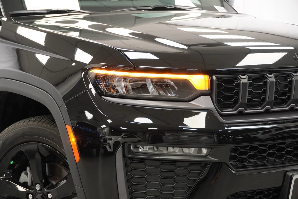 Certified 2026 Jeep Grand Cherokee Limited w/ Limited Altitude Package AWD/4WD image 5
