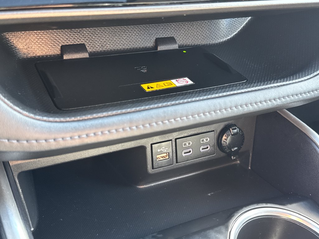 Used 2023 Toyota Highlander XLE AWD/4WD image 27