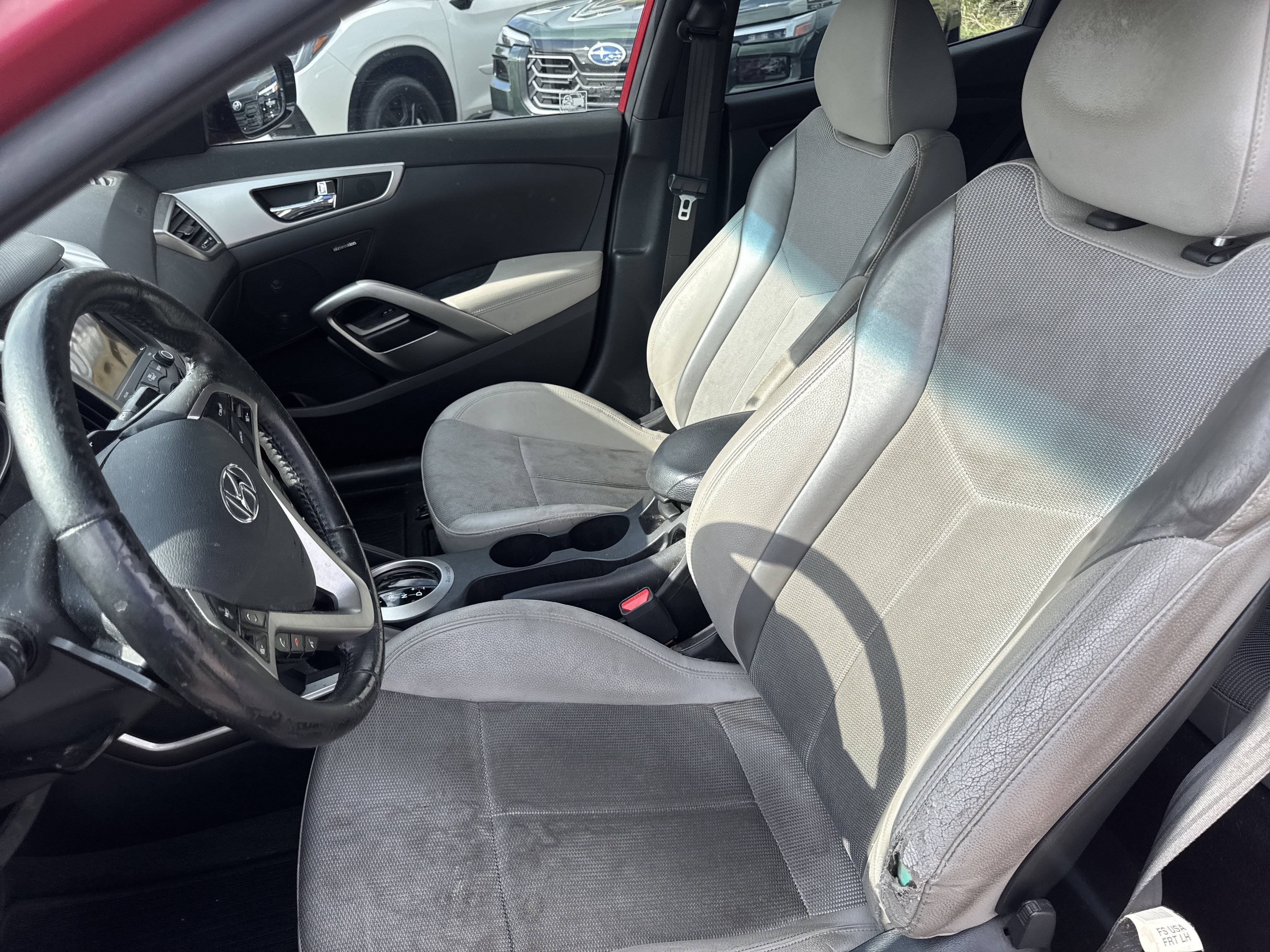 Used 2013 Hyundai Veloster w/ Style Pkg FWD image 10