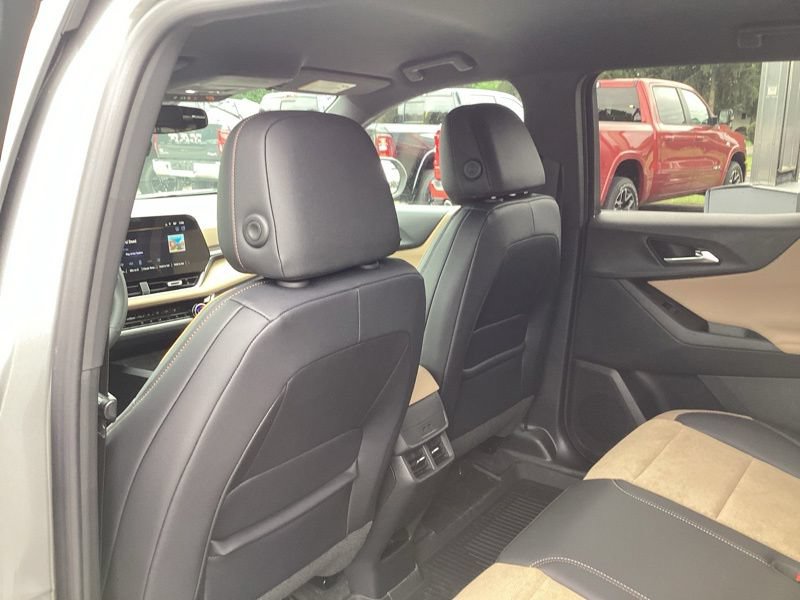 New 2027 Chevrolet Equinox ACTIV w/ LPO, Floor Liner Package AWD/4WD image 20