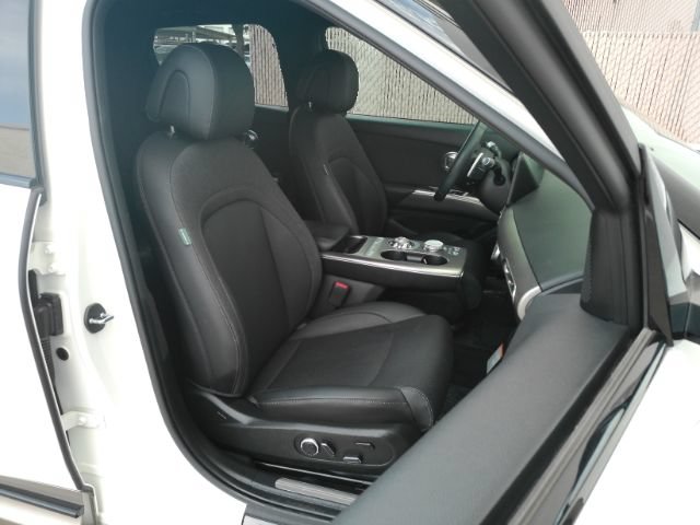 Used 2024 Genesis GV60 RWD image 24
