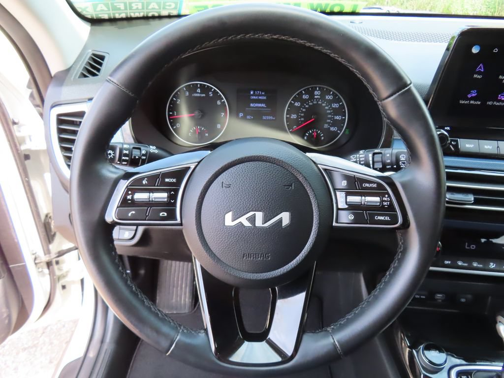 Certified 2023 Kia Seltos S w/ Navigation Package AWD/4WD image 20