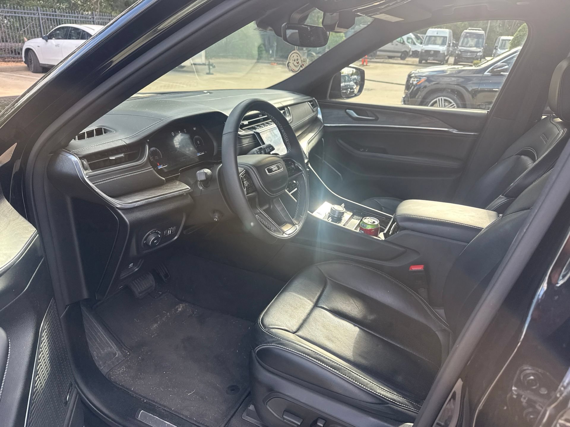Used 2024 Jeep Grand Cherokee L Overland w/ Trailer Tow Package AWD/4WD image 9