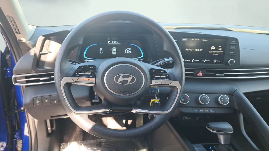 Used 2026 Hyundai Elantra SE FWD image 30
