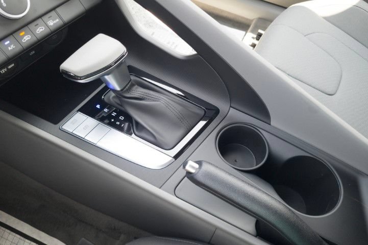 New 2026 Hyundai Elantra SE FWD image 23