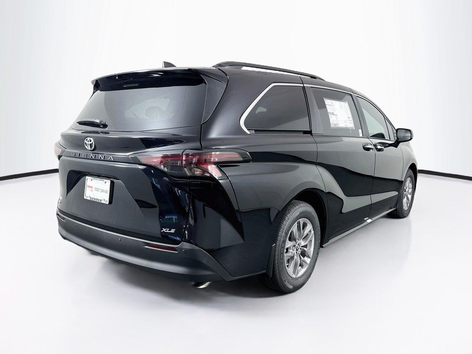 New 2026 Toyota Sienna XLE FWD image 2