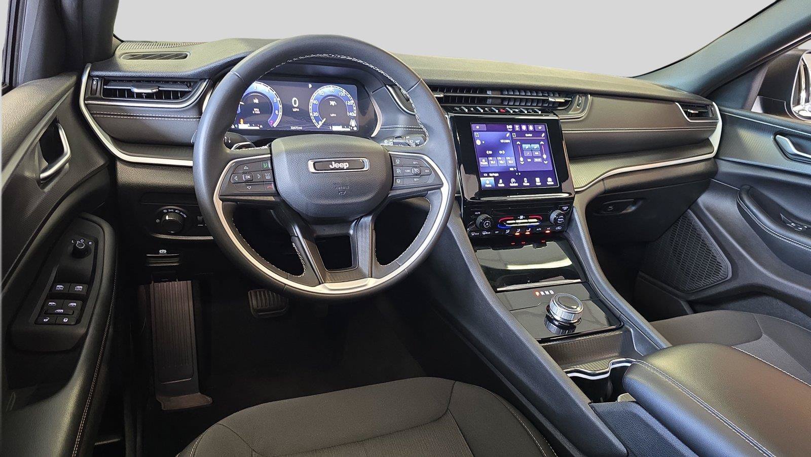 Used 2024 Jeep Grand Cherokee Laredo X AWD/4WD image 19