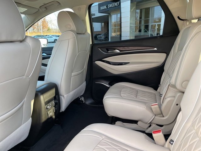 Used 2022 Buick Enclave Avenir image 15