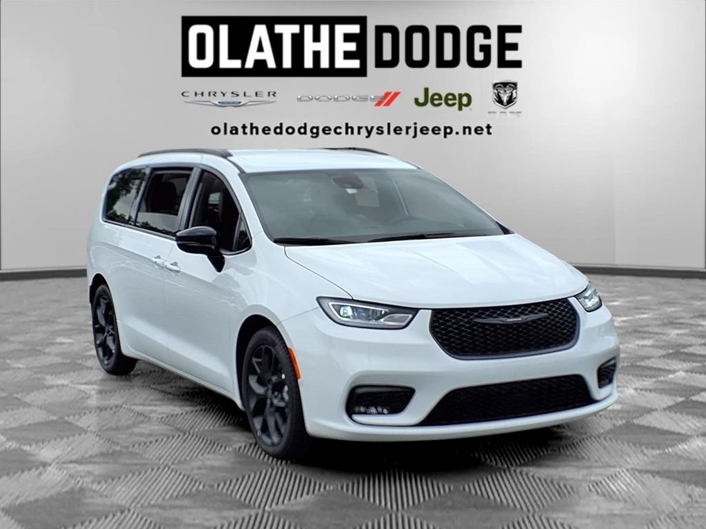 New 2026 Chrysler Pacifica Select w/ S Appearance Package FWD image 29