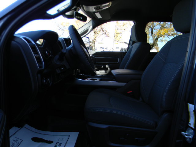 Used 2025 RAM 3500 Big Horn AWD/4WD image 21