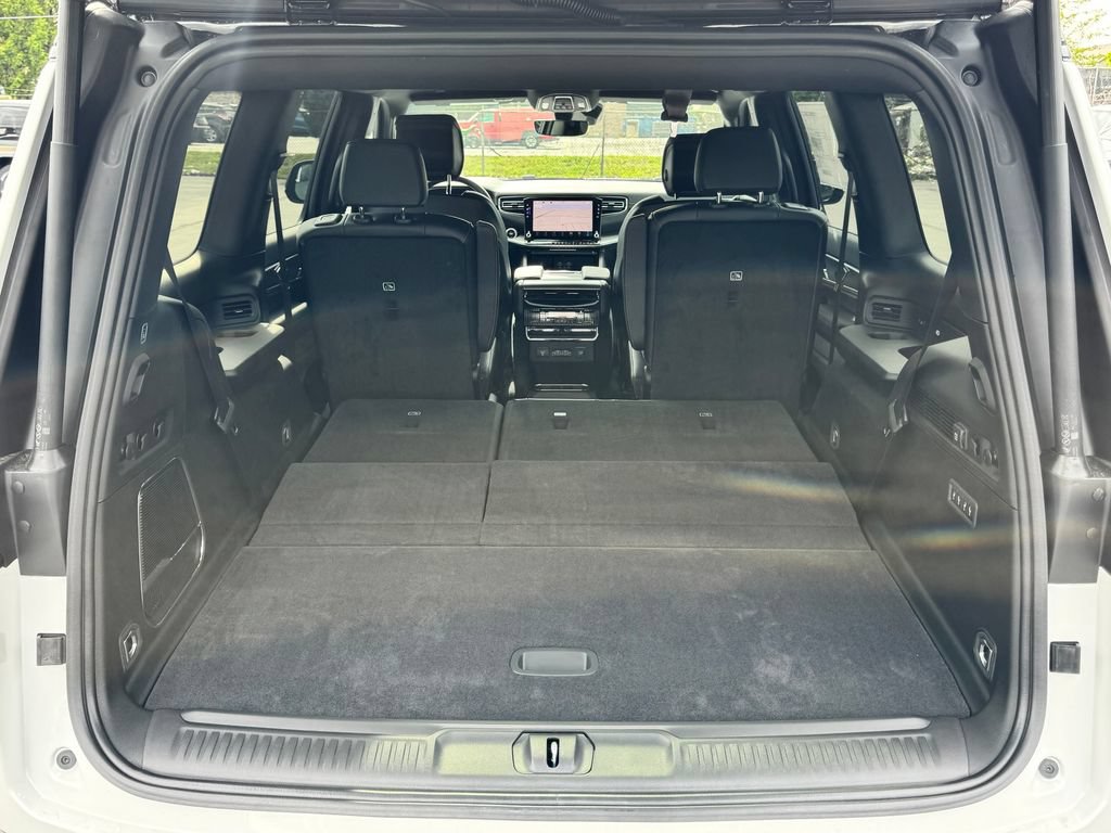 New 2026 Jeep Grand Wagoneer 4WD image 17