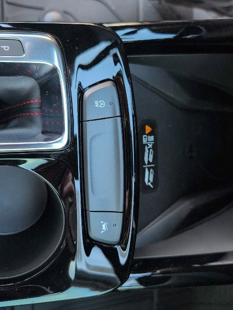 Certified 2026 Chevrolet Trax RS w/ Sunroof Package image 21