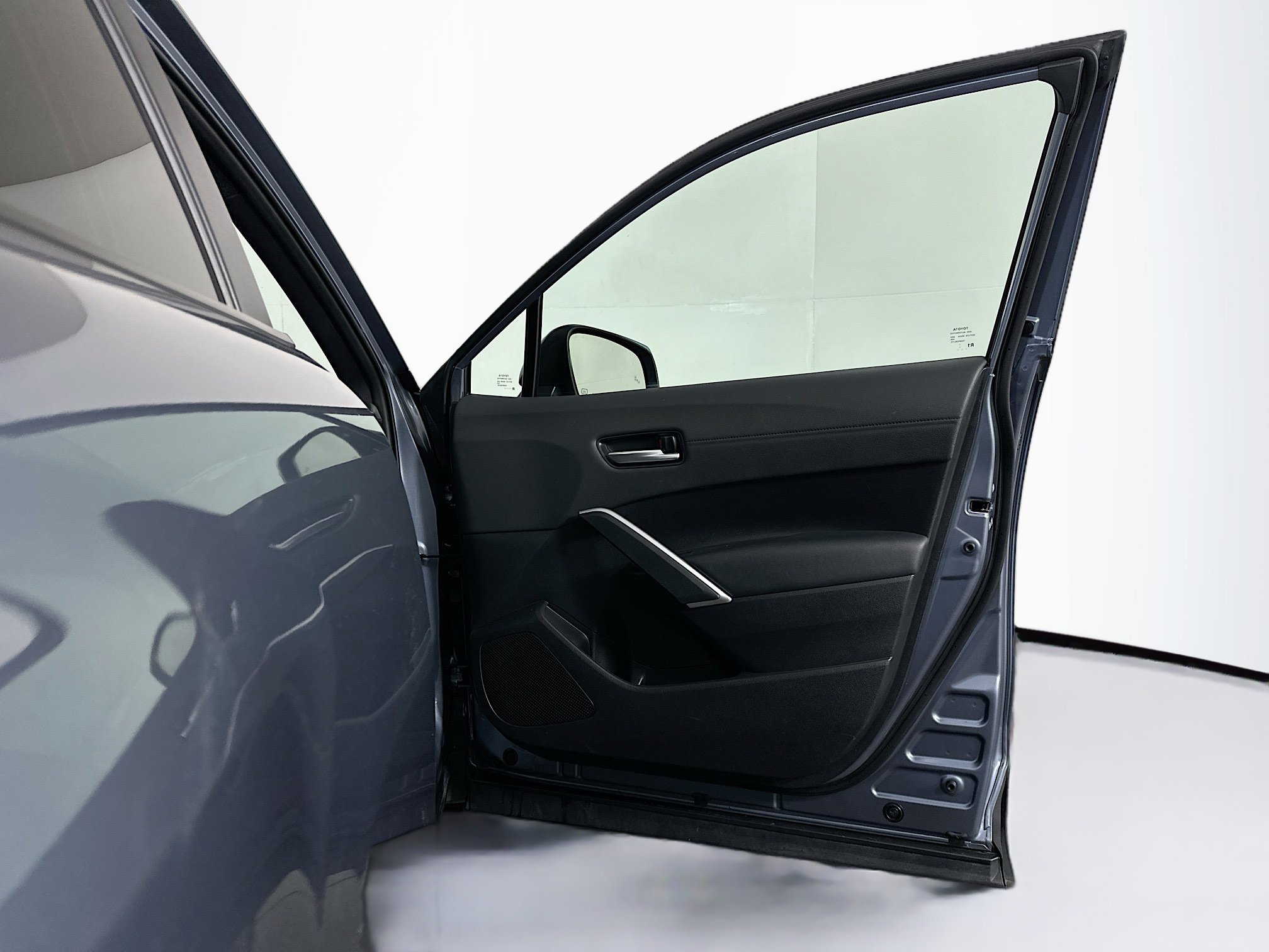 Used 2024 Toyota Corolla Cross XSE w/ Convenience Package image 33