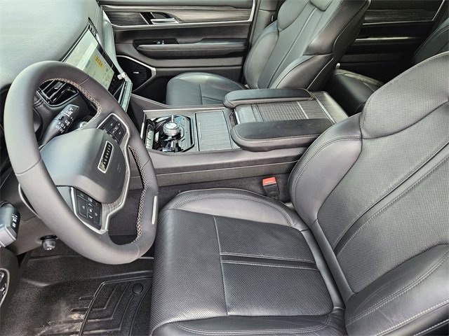 Used 2023 Jeep Wagoneer Series III w/ Premium Group I image 13