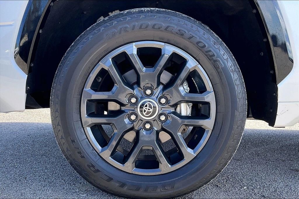 Used 2022 Toyota Tundra Platinum image 35