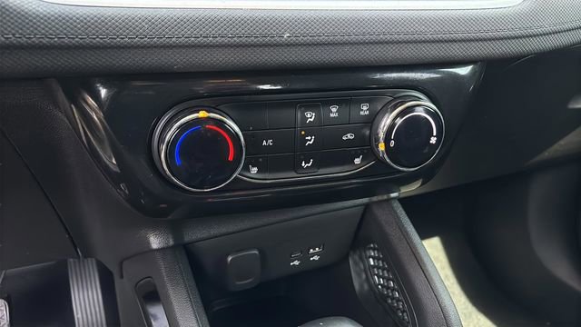 Used 2024 Chevrolet TrailBlazer LT w/ LT Cold Weather Package image 29