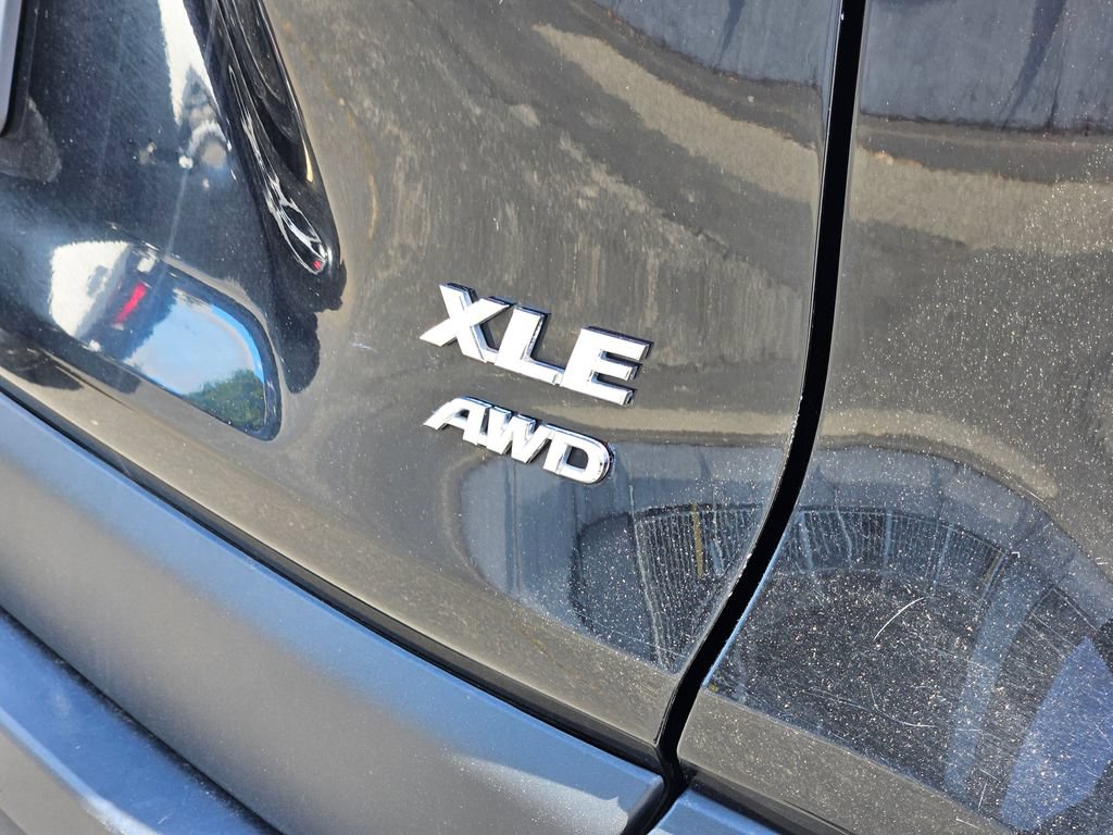 Used 2025 Toyota RAV4 XLE AWD/4WD image 4