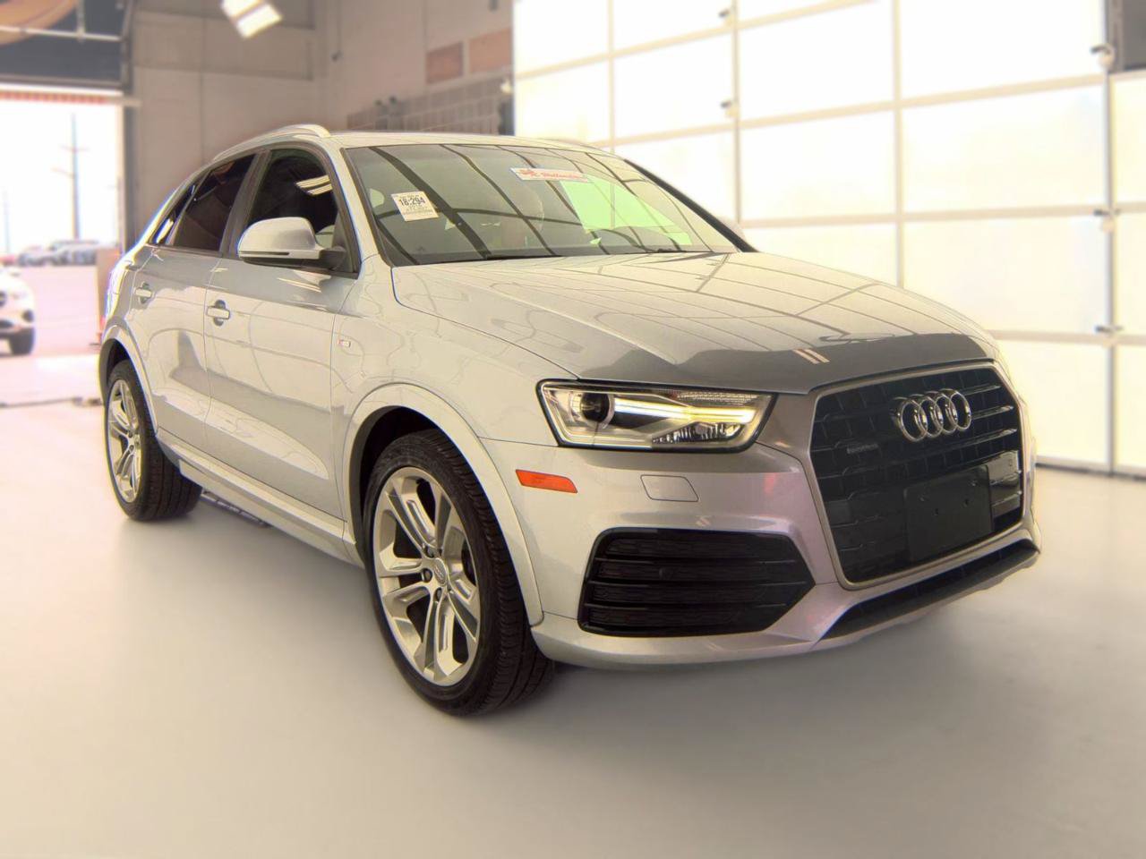 Used 2018 Audi Q3 2.0T Premium w/ Convenience Package AWD/4WD image 1