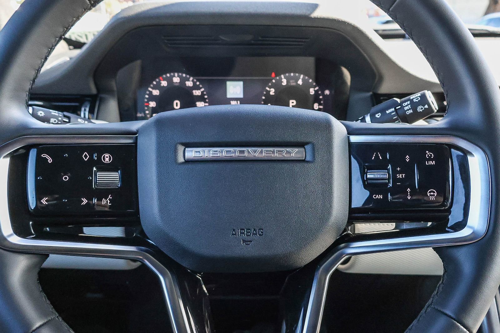 Used 2024 Land Rover Discovery Sport Dynamic SE image 32