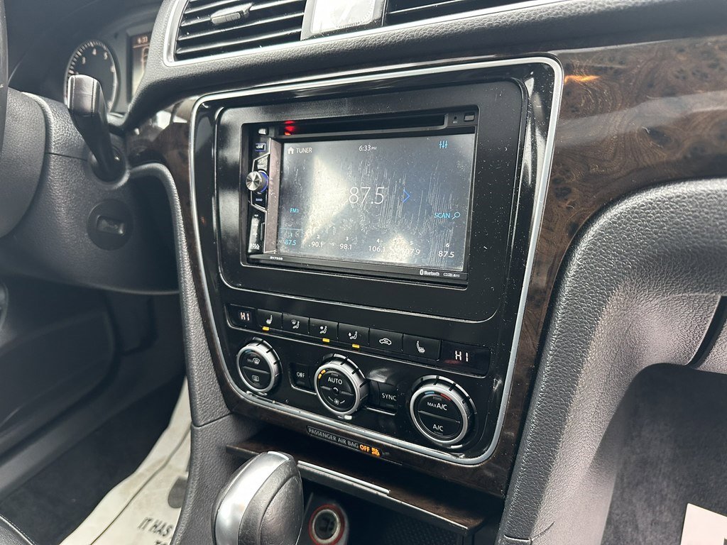 Used 2015 Volkswagen Passat 1.8T SEL Premium image 35