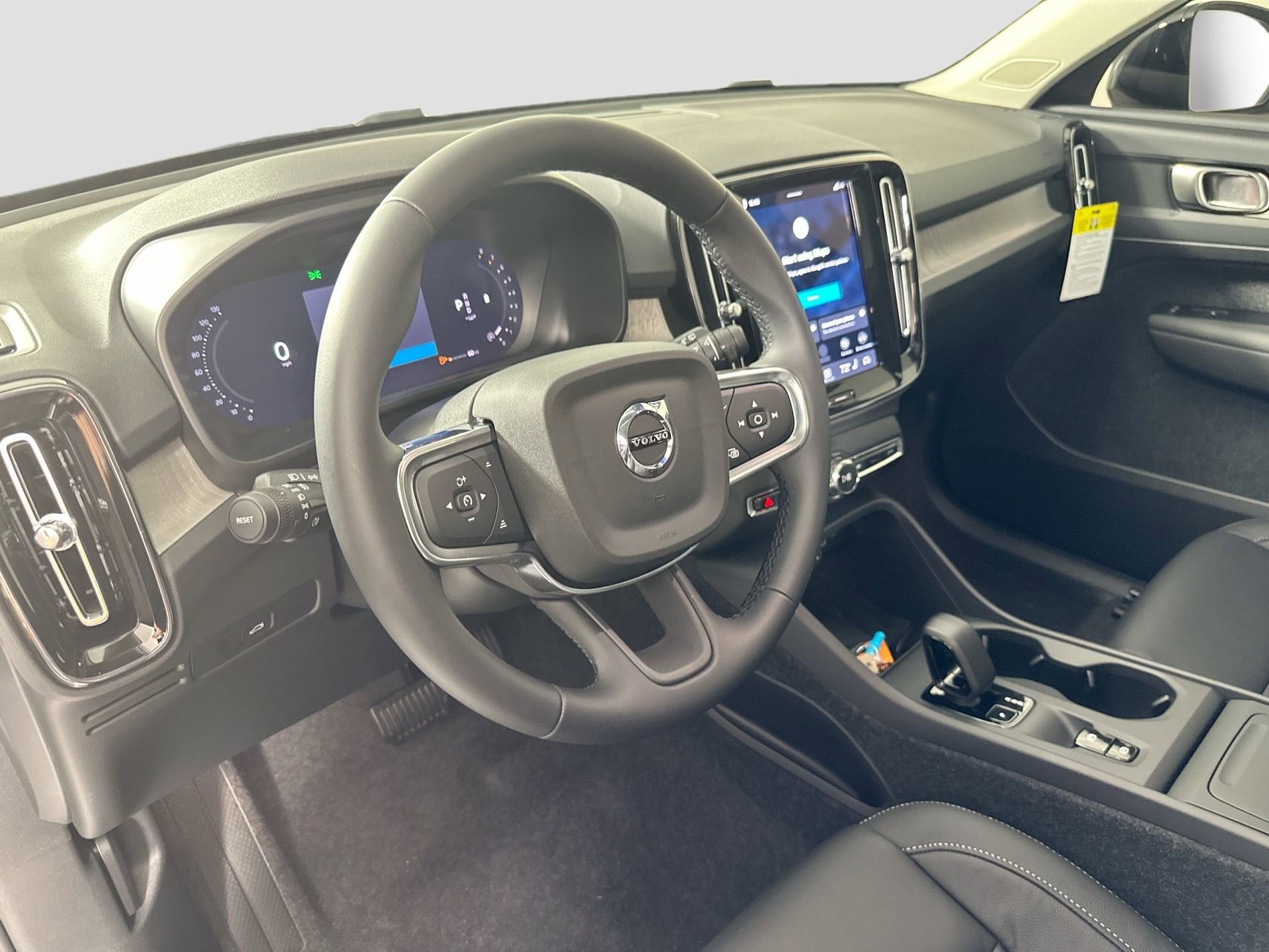New 2026 Volvo XC40 B4 Core image 10