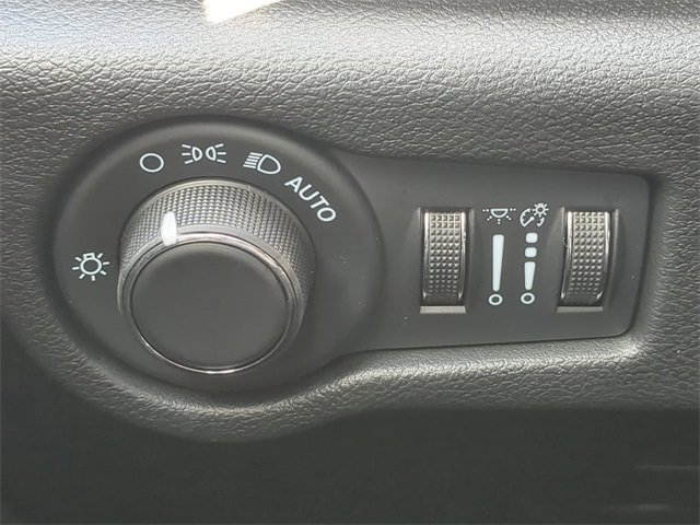 New 2026 Chrysler Voyager LX image 27