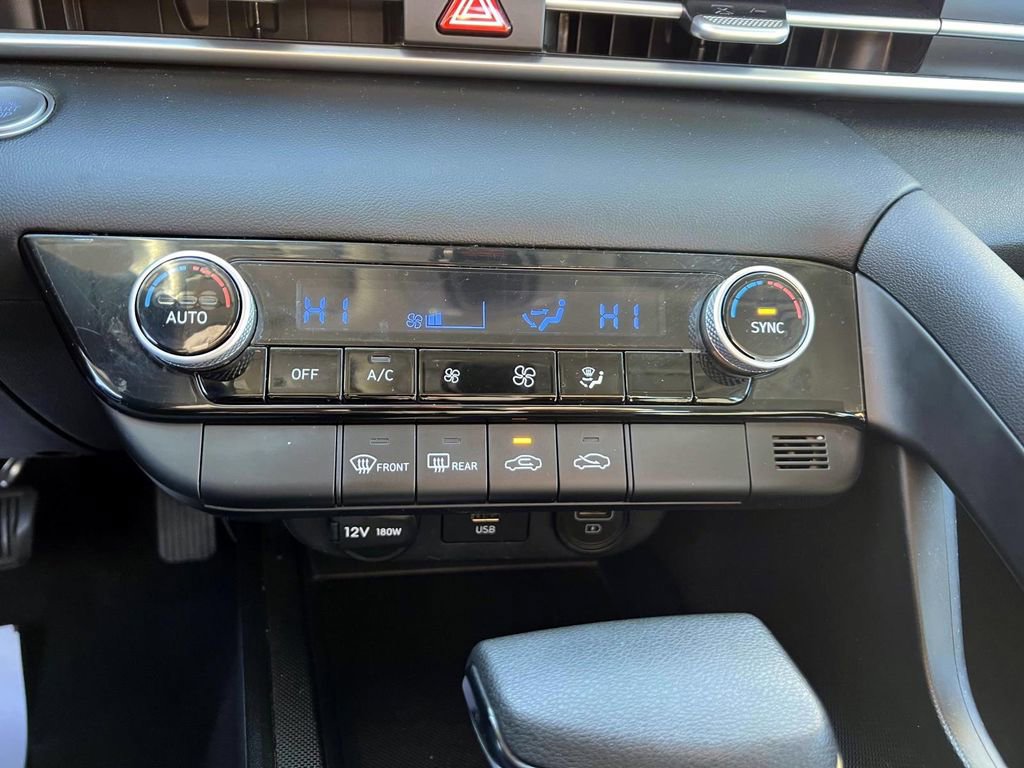 Certified 2022 Hyundai Elantra SEL image 21