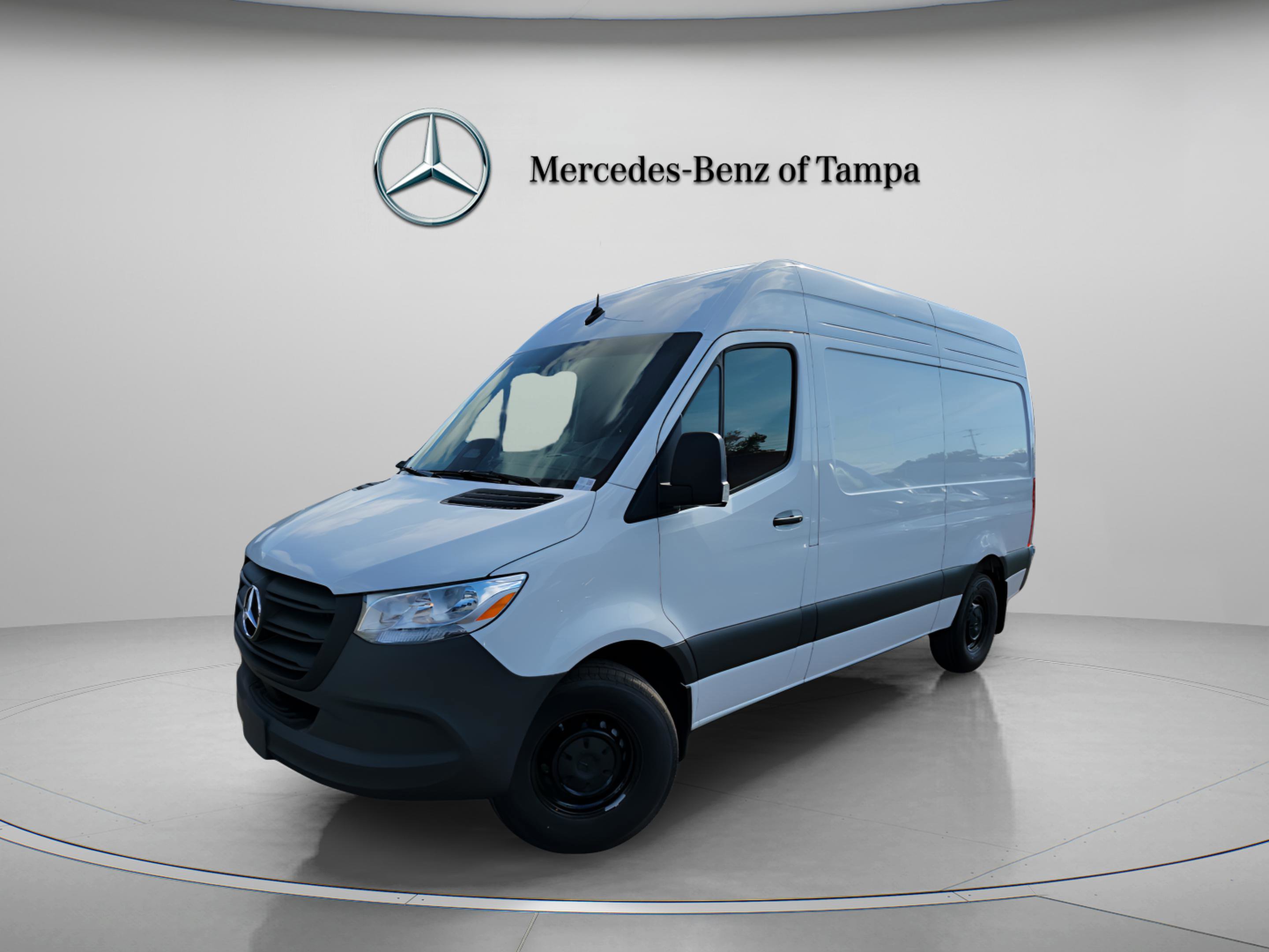 Used 2025 Mercedes-Benz Sprinter 2500 image 1