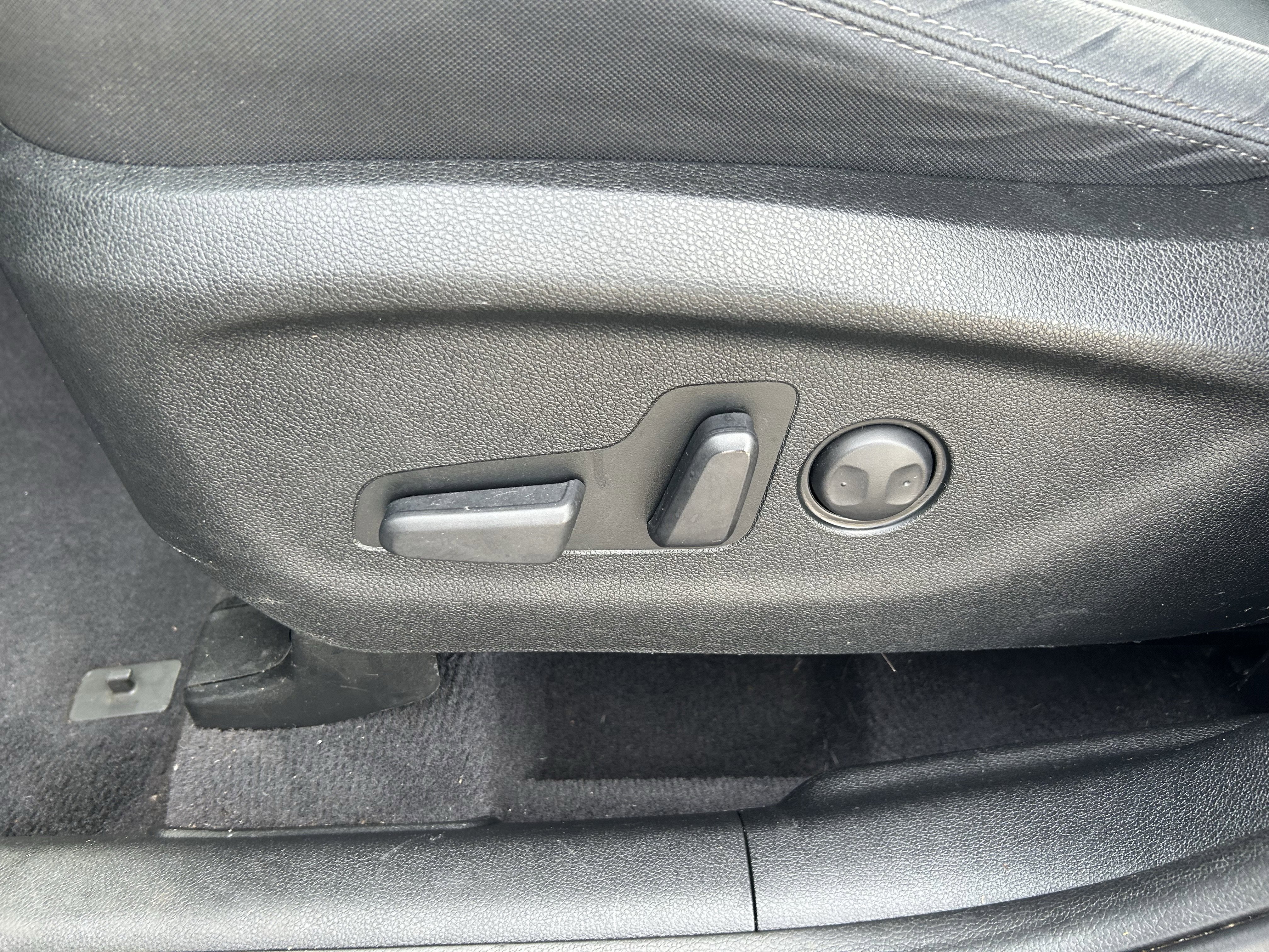 Used 2019 Kia Sorento LX image 20