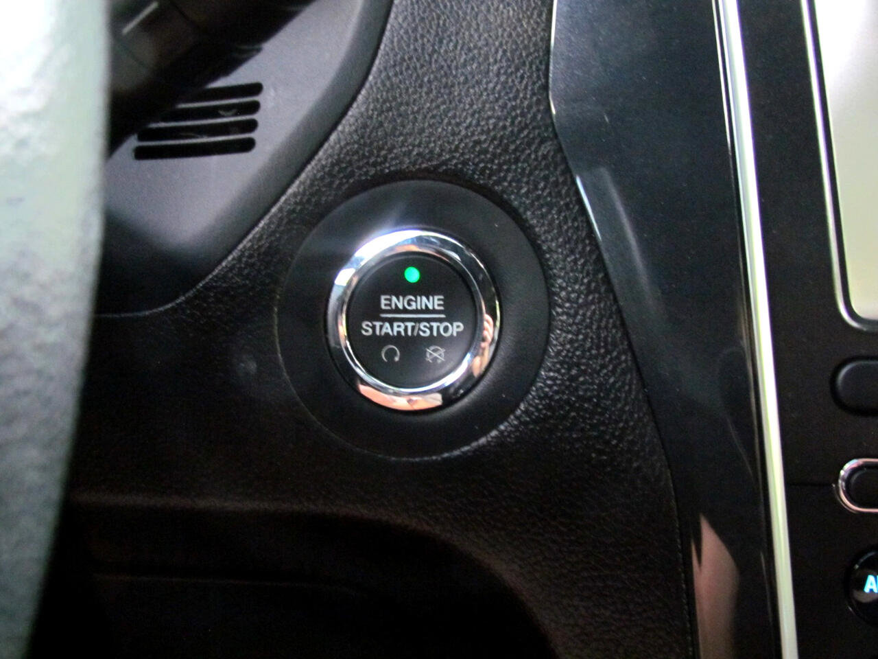 Used 2018 Ford Explorer Limited w/ Equipment Group 301A image 35