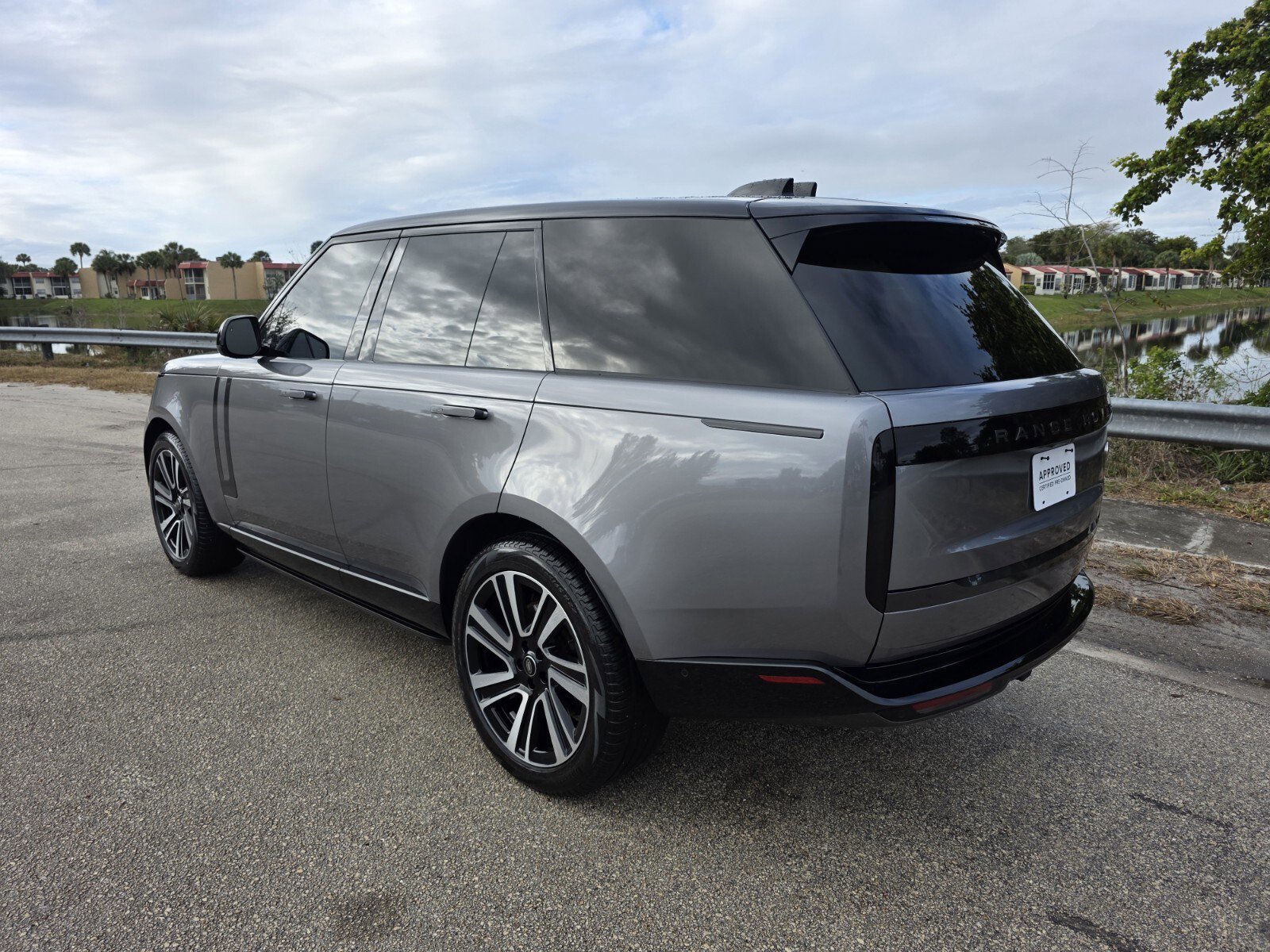 Used 2023 Land Rover Range Rover SE video 2