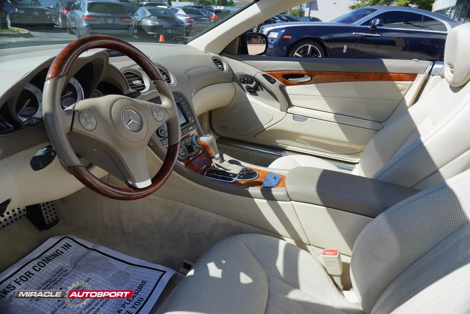 Used 2009 Mercedes-Benz SL 550 w/ Premium I Pkg image 17