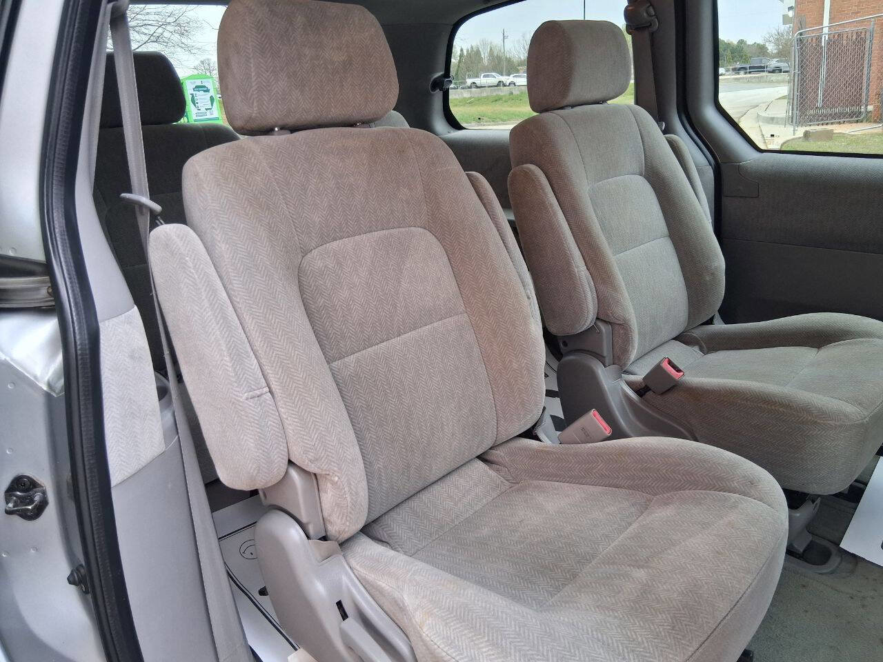 Used 2005 Kia Sedona EX image 11