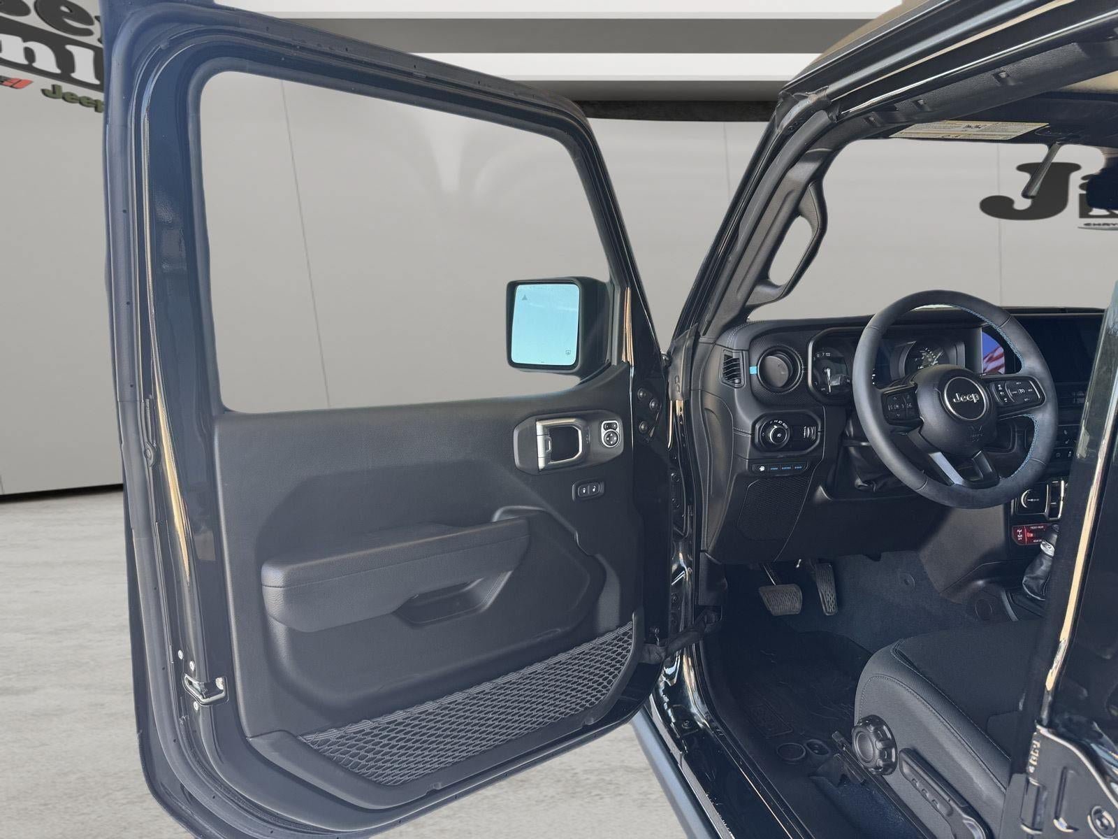 Used 2024 Jeep Wrangler Unlimited Rubicon 4xe w/ Technology Group AWD/4WD image 17