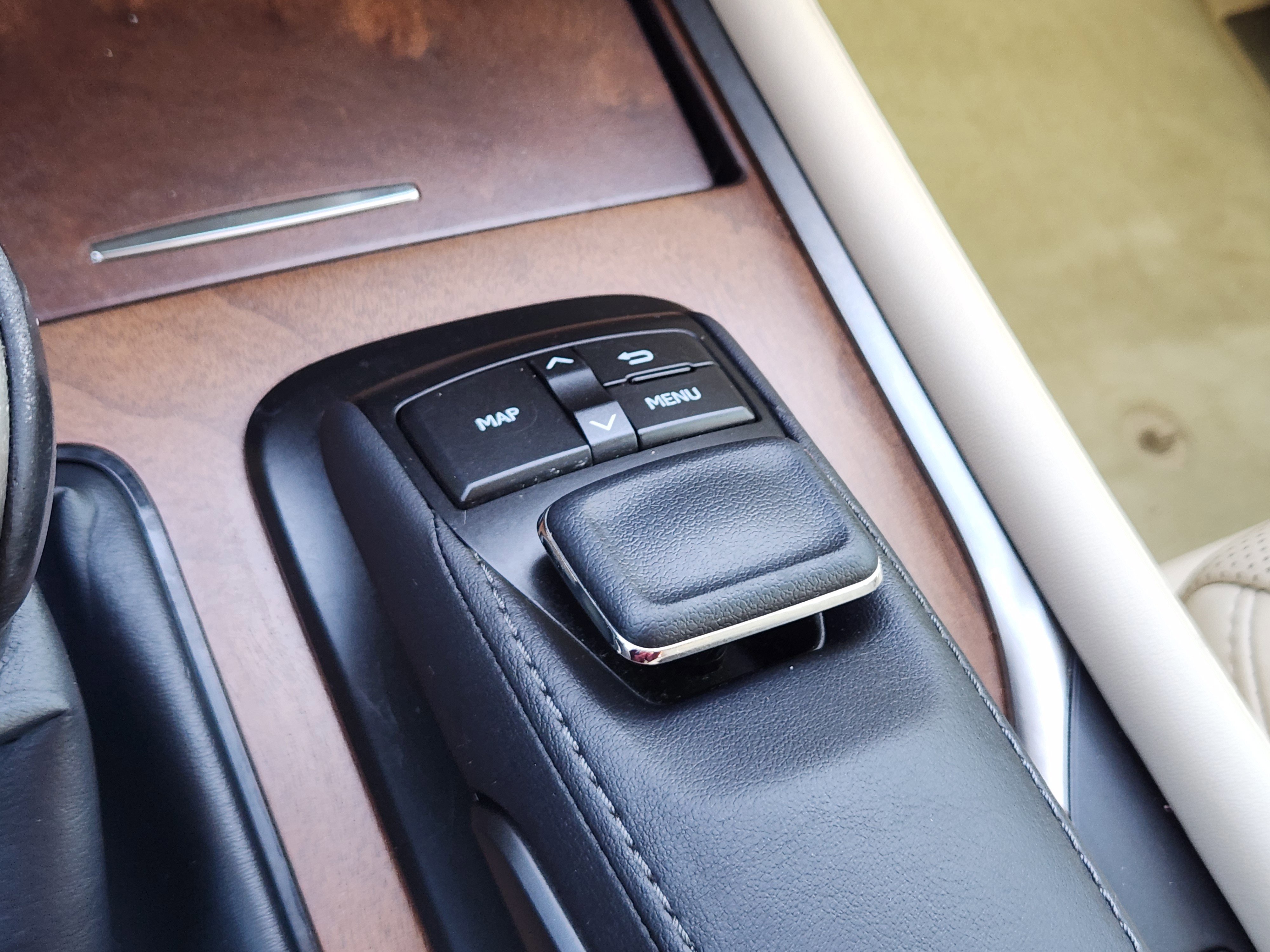 Used 2018 Lexus LX 570 4WD w/ Luxury Package image 18