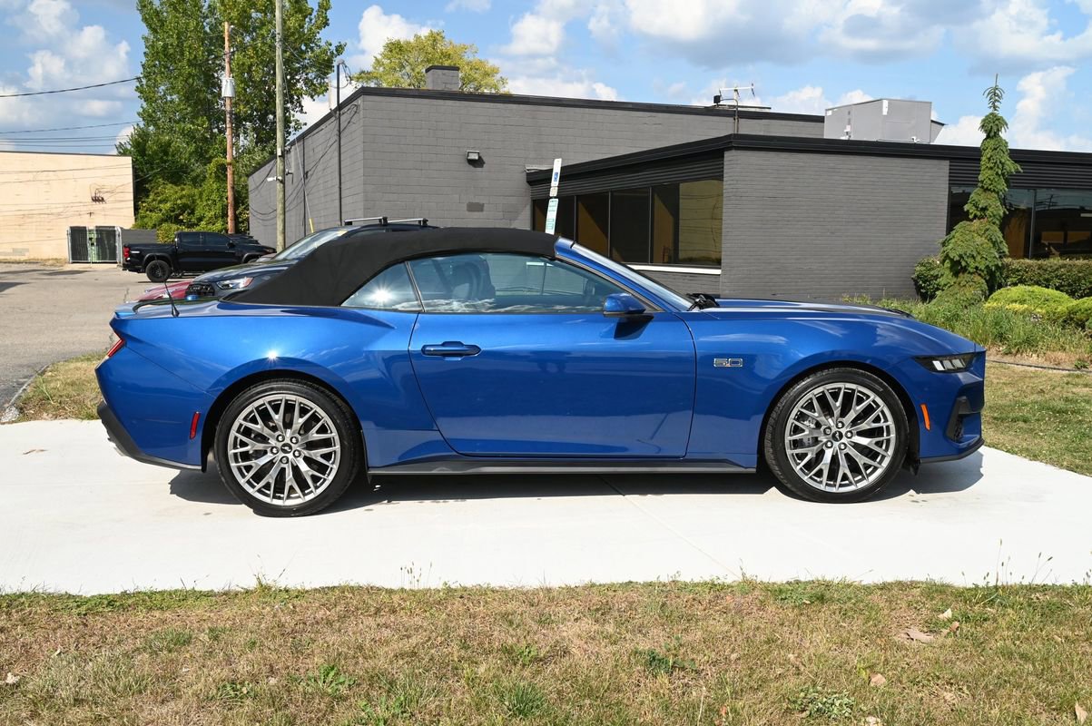 Used 2024 Ford Mustang GT Premium image 4